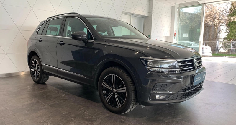 Volkswagen Tiguan cena 130900 przebieg: 33632, rok produkcji 2019 z Warszawa małe 379